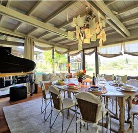 5 bedroom villa with pool and tennis court near San Gimignano, sleeps 10